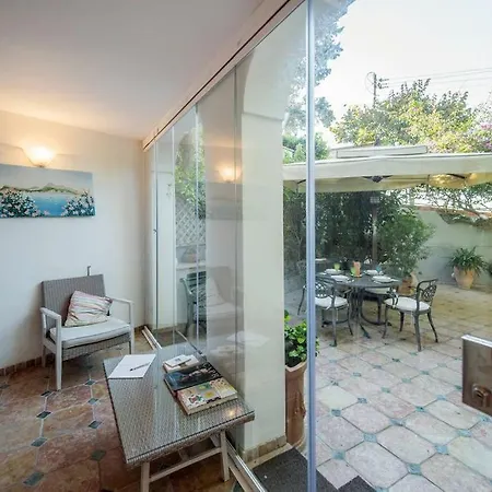 Apartment 23 Baci