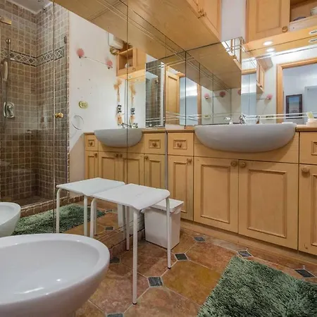 23 Baci Apartment