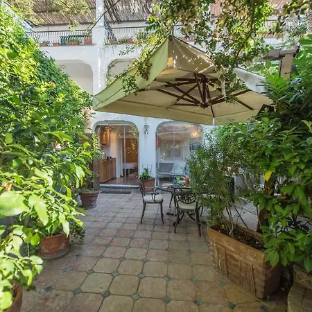 23 Baci Apartment